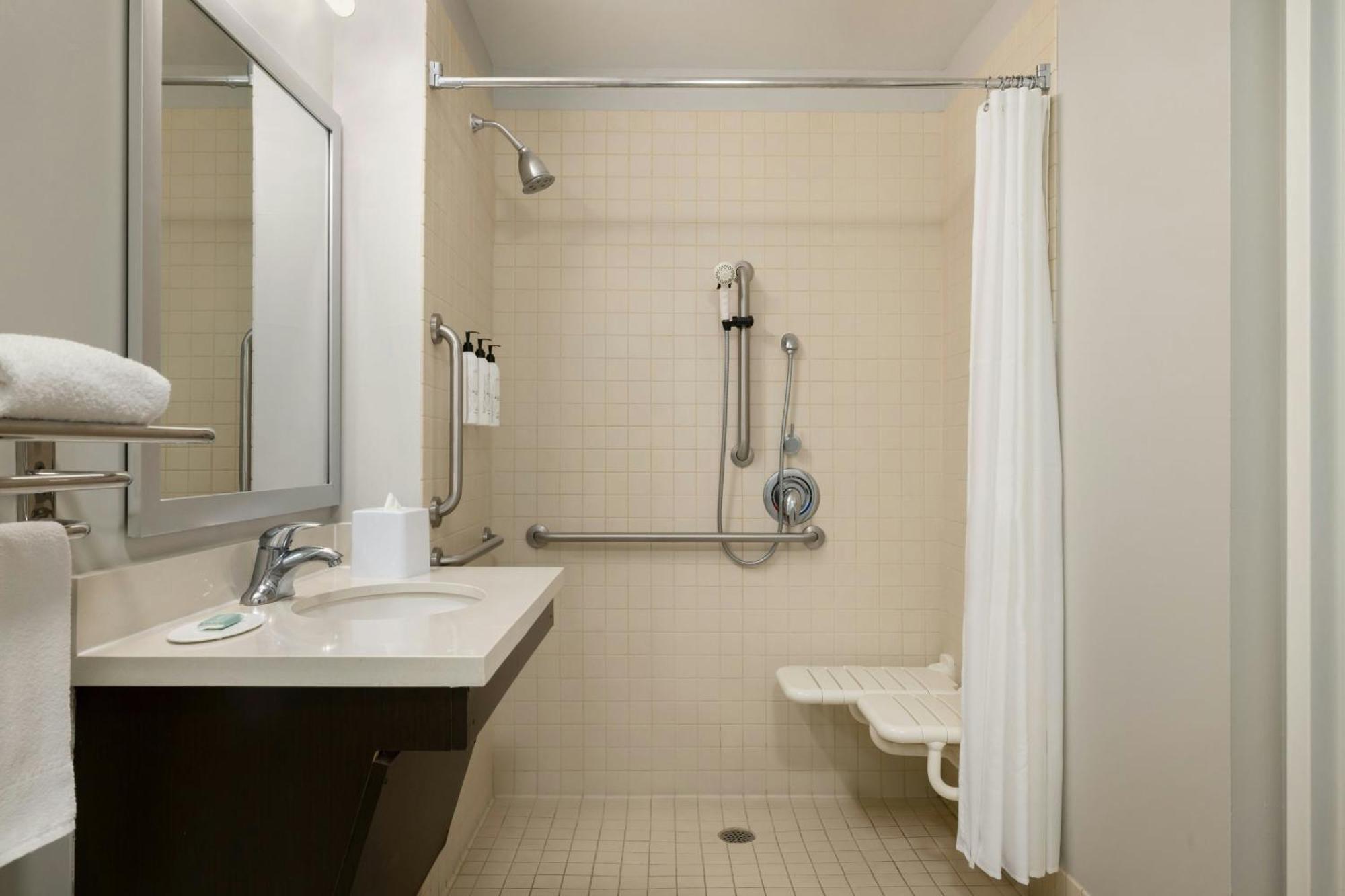 Towneplace Suites By Marriott Александрия Екстериор снимка