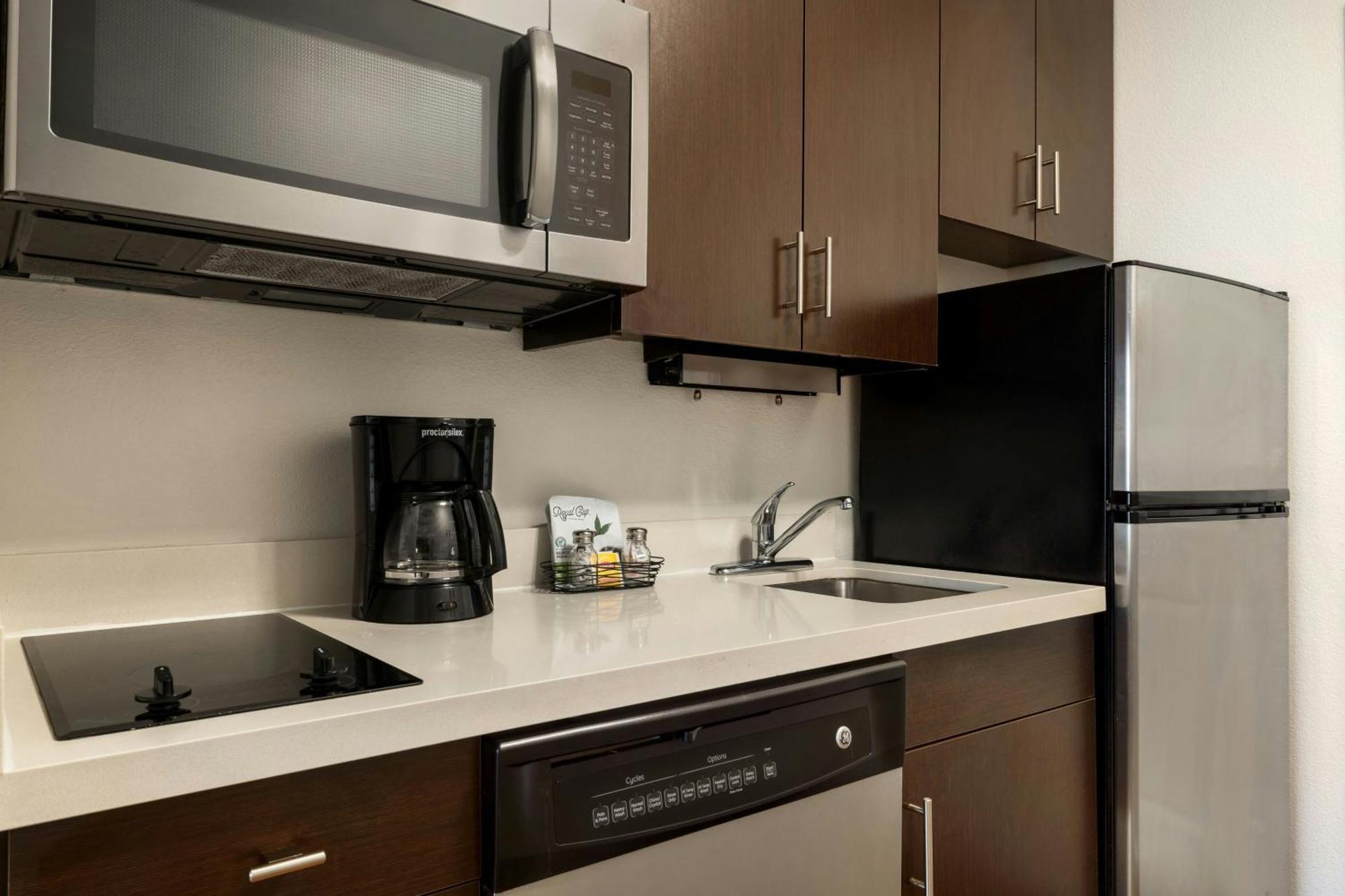 Towneplace Suites By Marriott Александрия Екстериор снимка