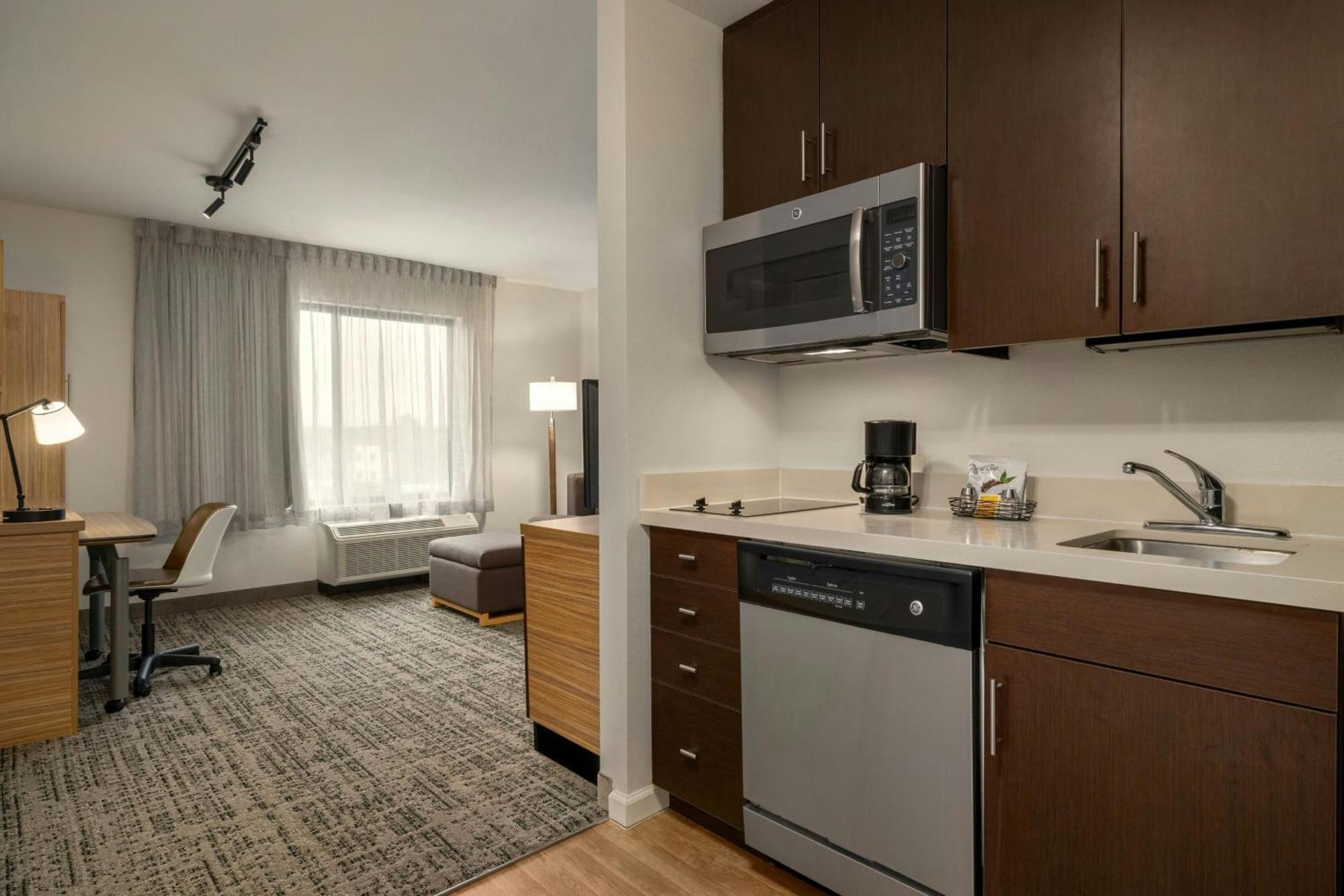 Towneplace Suites By Marriott Александрия Екстериор снимка
