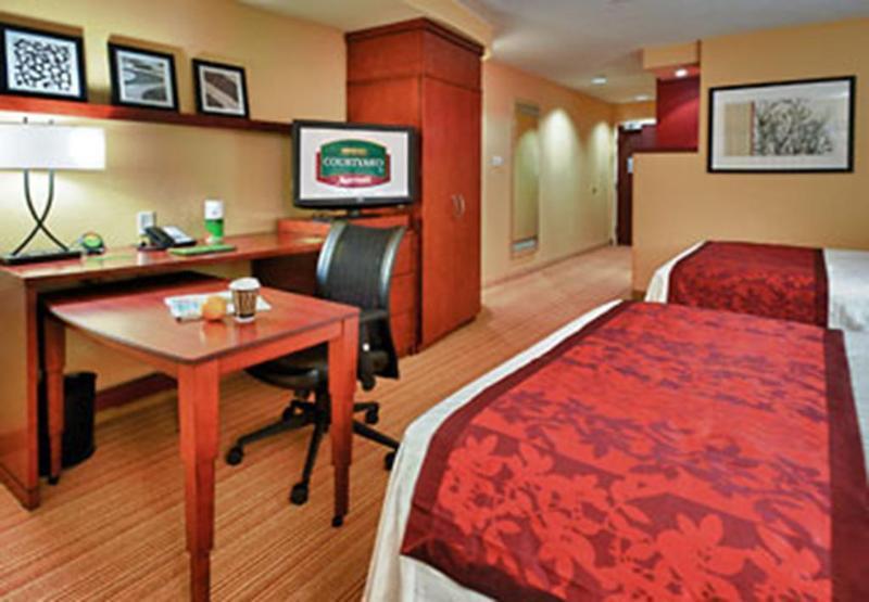 Towneplace Suites By Marriott Александрия Екстериор снимка