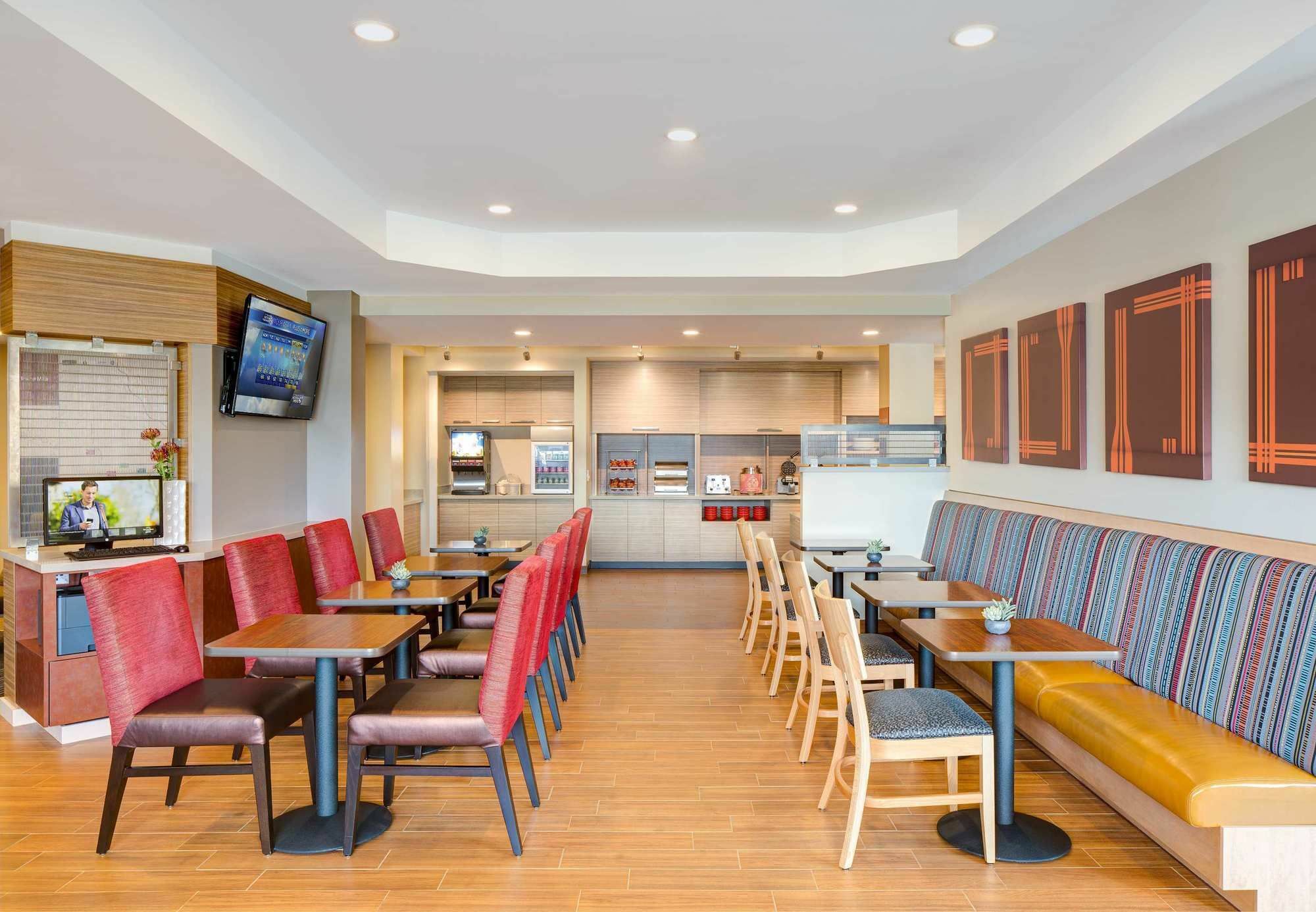 Towneplace Suites By Marriott Александрия Екстериор снимка